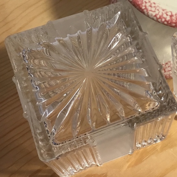 Vintage Clear Lead Crystal Present Trinket Box with Bow - Picture 8 of 10